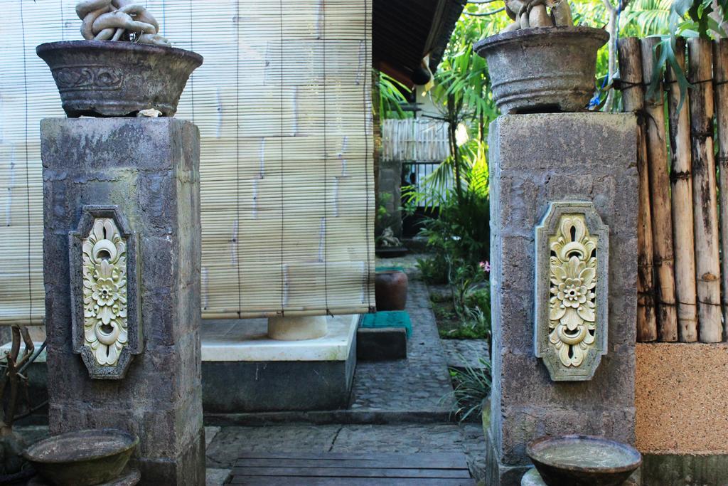 Hotel Toke Menjangan Banyuwedang Exterior foto